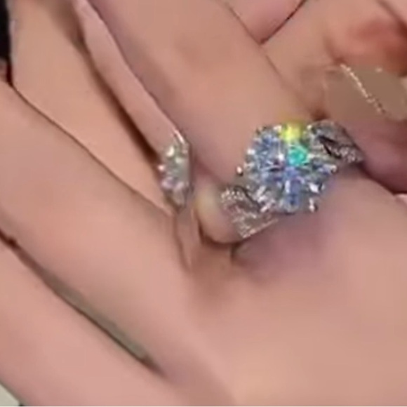 5 carats ring come with the box - Picture 4 of 6